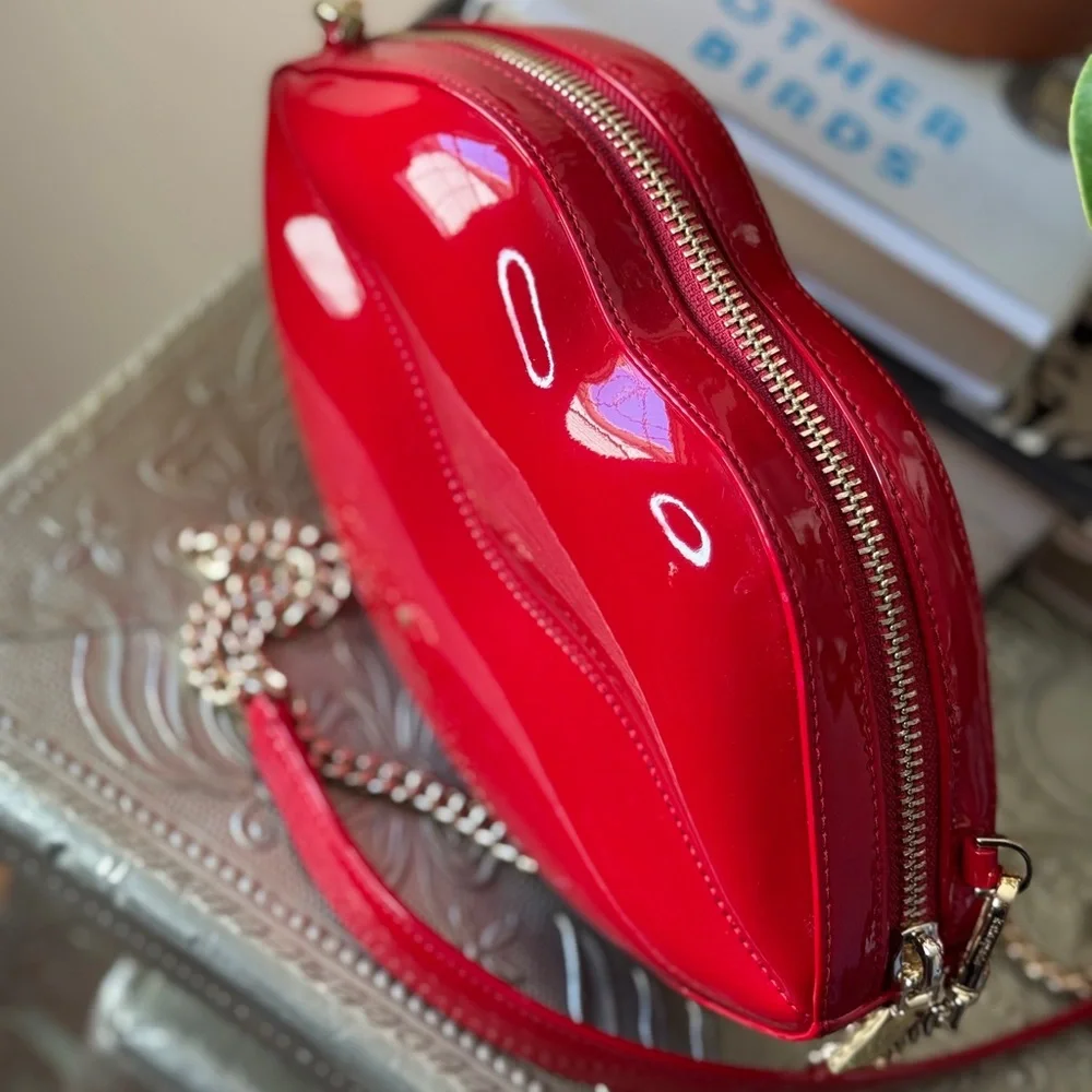 Kate spade Mwah 3D Lip Crossbody Bag
